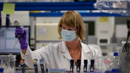 UK starts human trial of new coronavirus vaccine